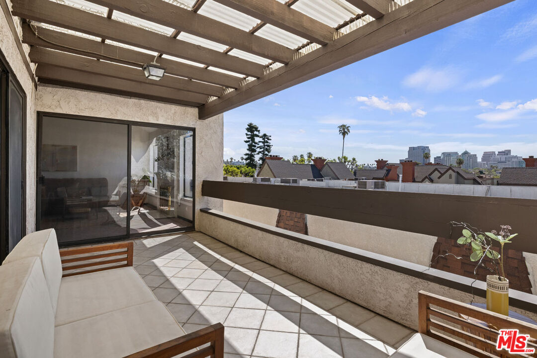 1325 Valley View Road, Unit 304 Glendale, CA 91202 - Photo 6 of 21