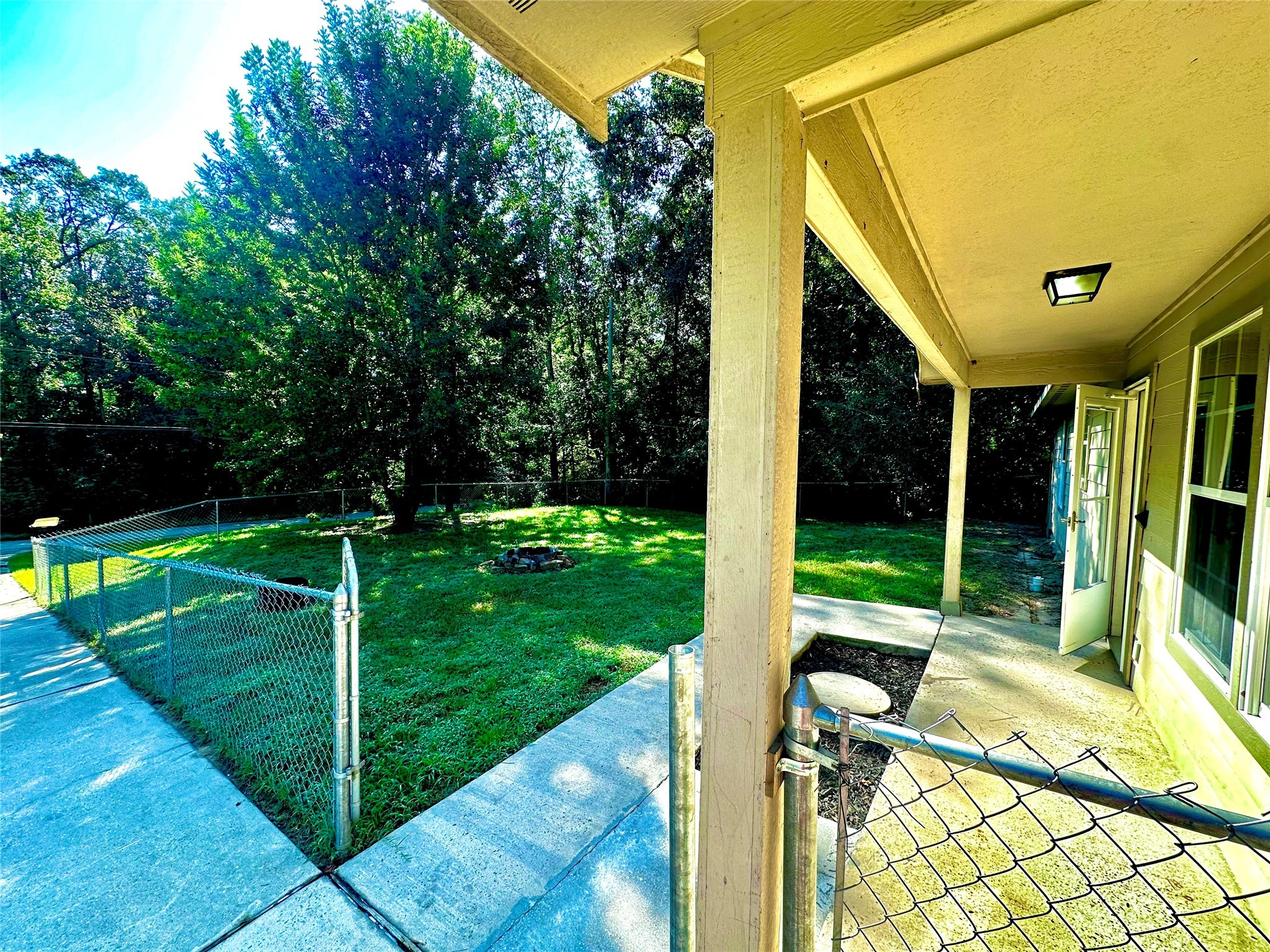 12421 Royal Springs Road Conroe, TX 77303 - Photo 2 of 16