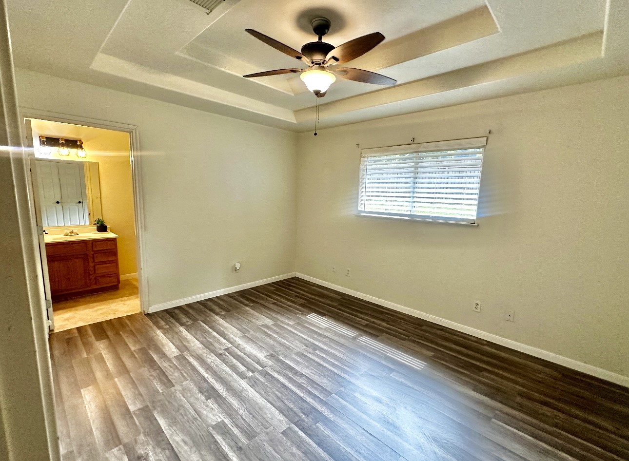 12421 Royal Springs Road Conroe, TX 77303 - Photo 5 of 16