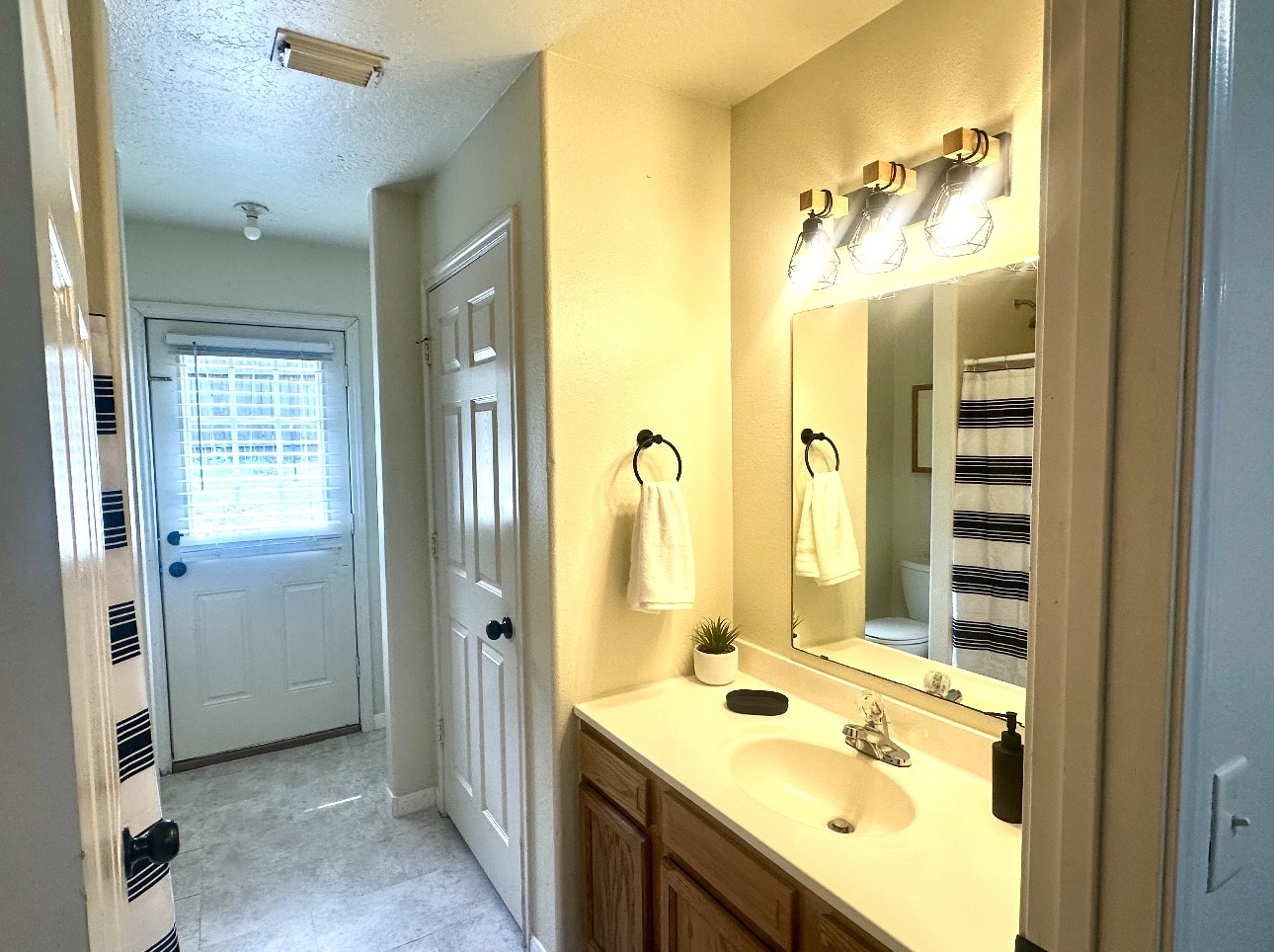 12421 Royal Springs Road Conroe, TX 77303 - Photo 8 of 16