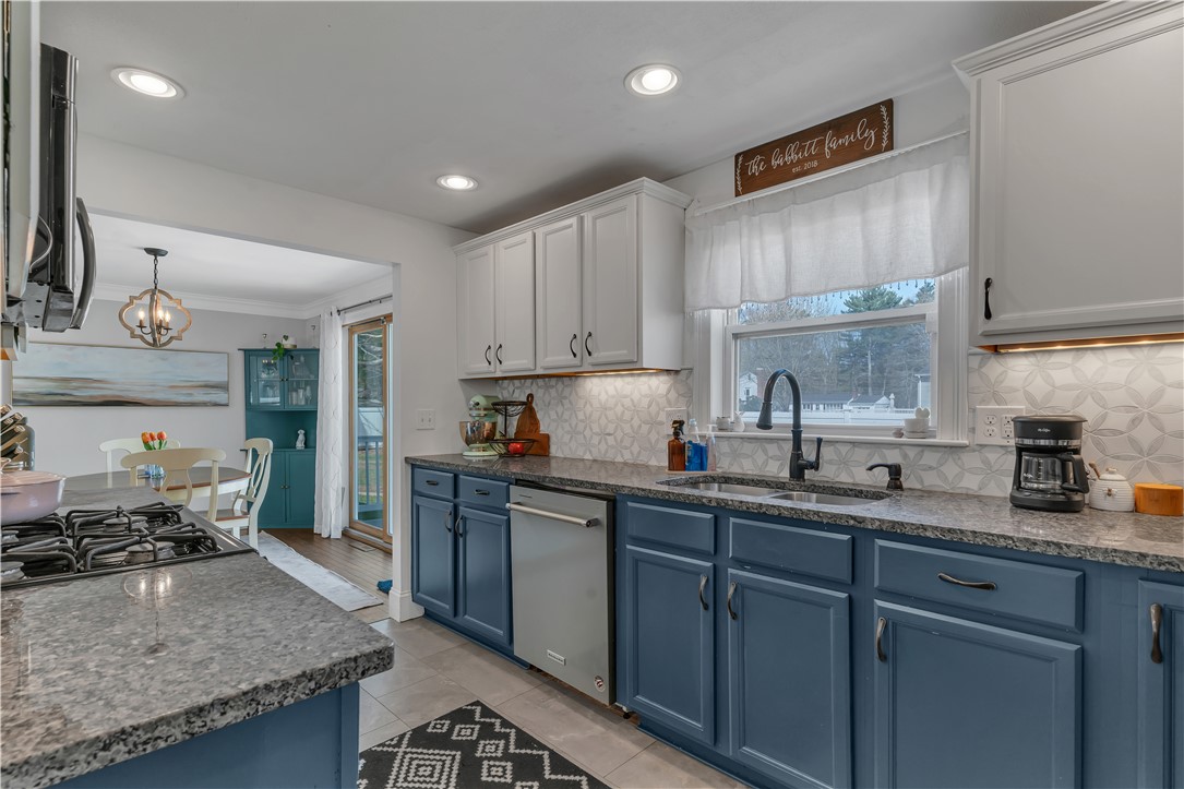 170 Heritage Road North Kingstown, RI 02852 - Photo 11 of 43