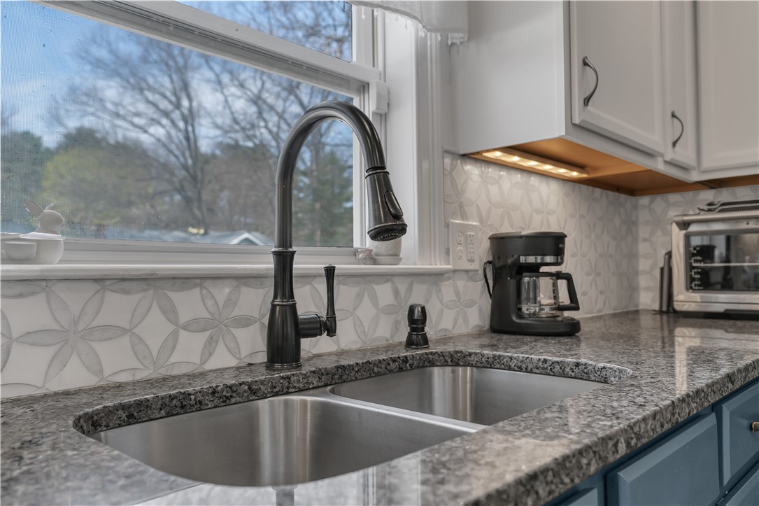 170 Heritage Road North Kingstown, RI 02852 - Photo 14 of 43