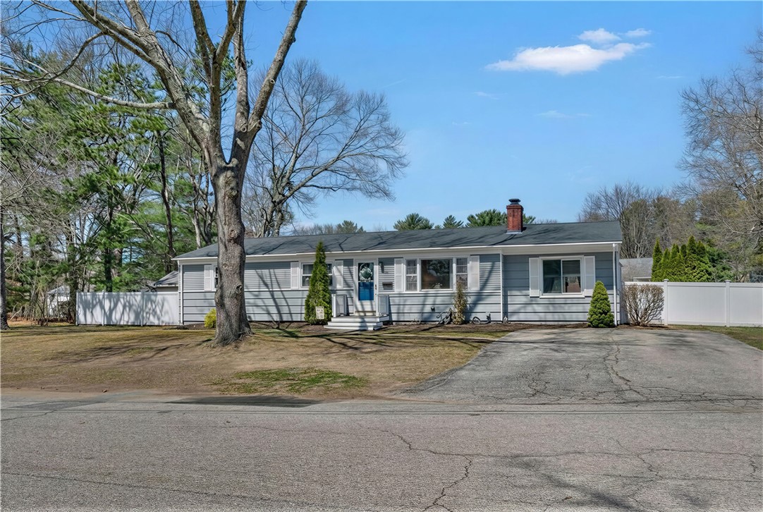 170 Heritage Road North Kingstown, RI 02852 - Photo 4 of 43