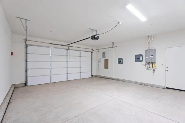 $599,990 | 3215 Lourdes Avenue, Clovis, CA 93619