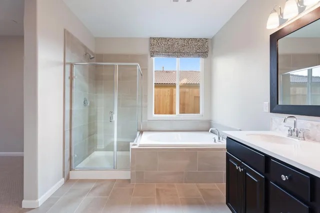 $589,990 | 3215 Lourdes Avenue, Clovis, CA 93619