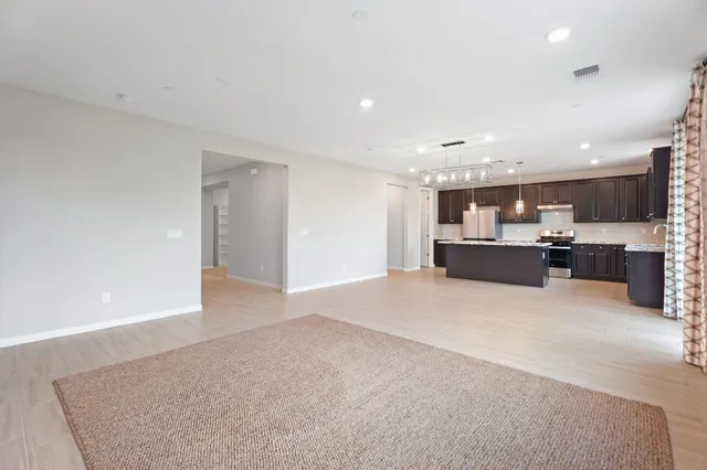 $589,990 | 3215 Lourdes Avenue, Clovis, CA 93619