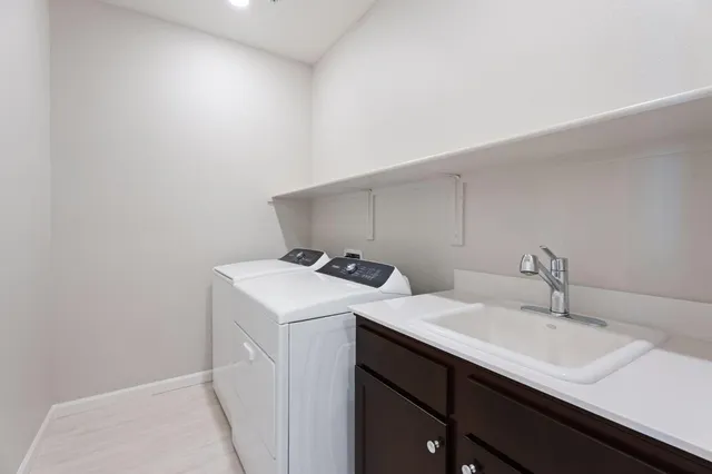 $589,990 | 3215 Lourdes Avenue, Clovis, CA 93619