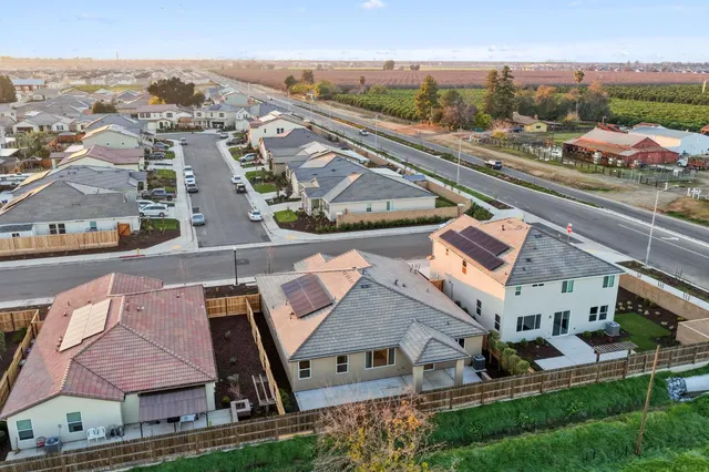 $599,990 | 3215 Lourdes Avenue, Clovis, CA 93619