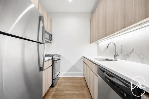 $5,500 | 15 Park Row, Unit 15D | Financial District