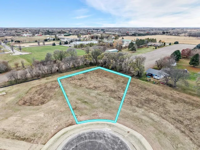 $119,900 | Lot 9 Hawks View, Edgerton, WI 53534