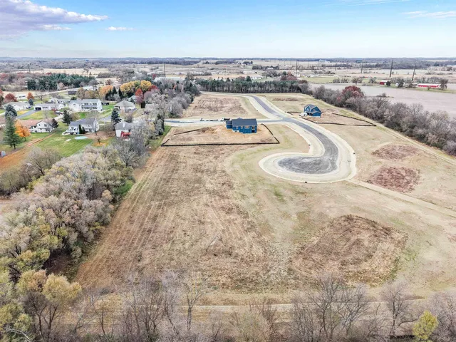 $119,900 | Lot 9 Hawks View, Edgerton, WI 53534