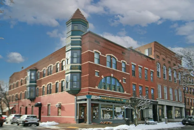 $449,000 | 29 Pleasant Street, Unit 1, Northampton, MA 01060