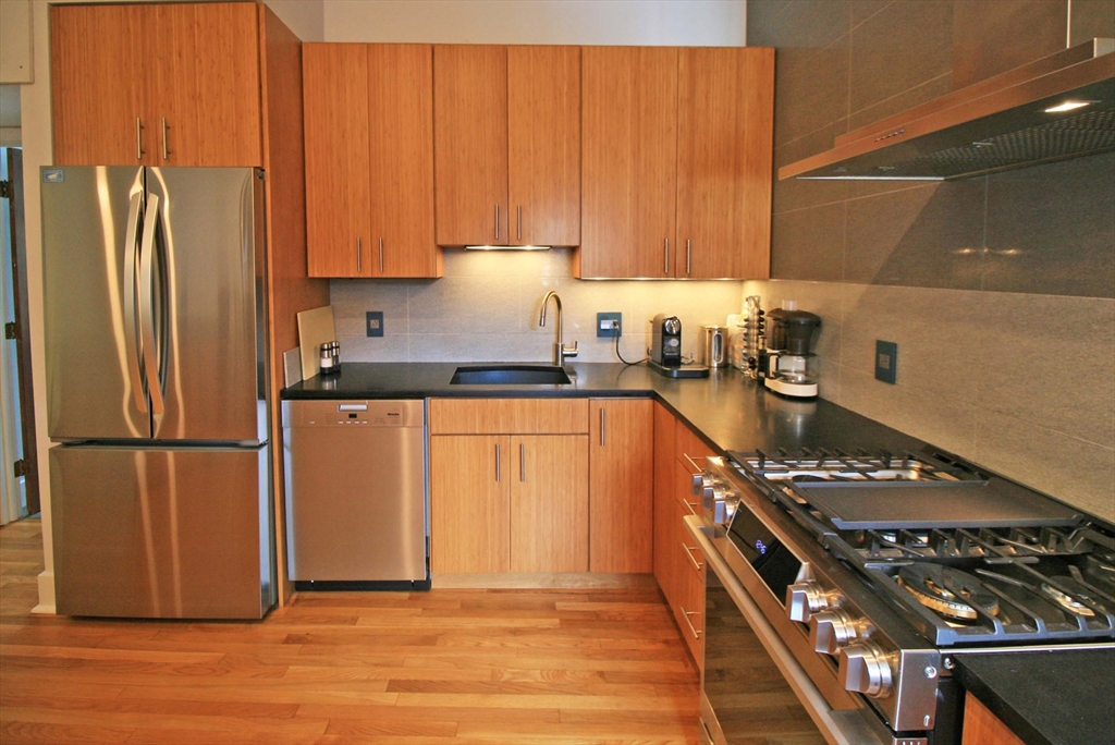 29 Pleasant Street, Unit 1 Northampton, MA 01060 - Photo 12 of 20