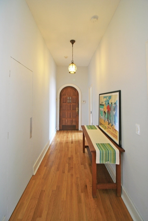 29 Pleasant Street, Unit 1 Northampton, MA 01060 - Photo 4 of 20