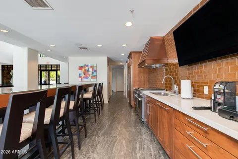 $895,000 | 8 Biltmore Estate, Unit 114, Phoenix, AZ 85016