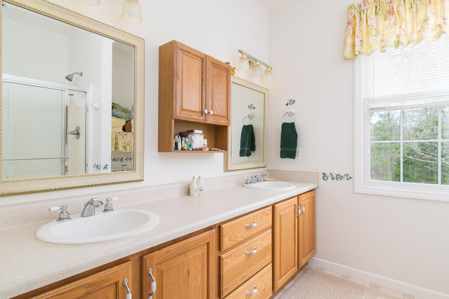 826 Big Ridge Park Road Maynardville, TN 37807 - Photo 12 of 21 Master Bath