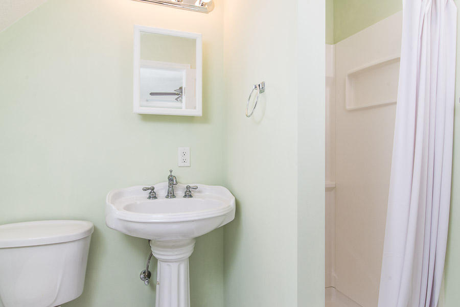 826 Big Ridge Park Road Maynardville, TN 37807 - Photo 15 of 21 Upper Full Bath