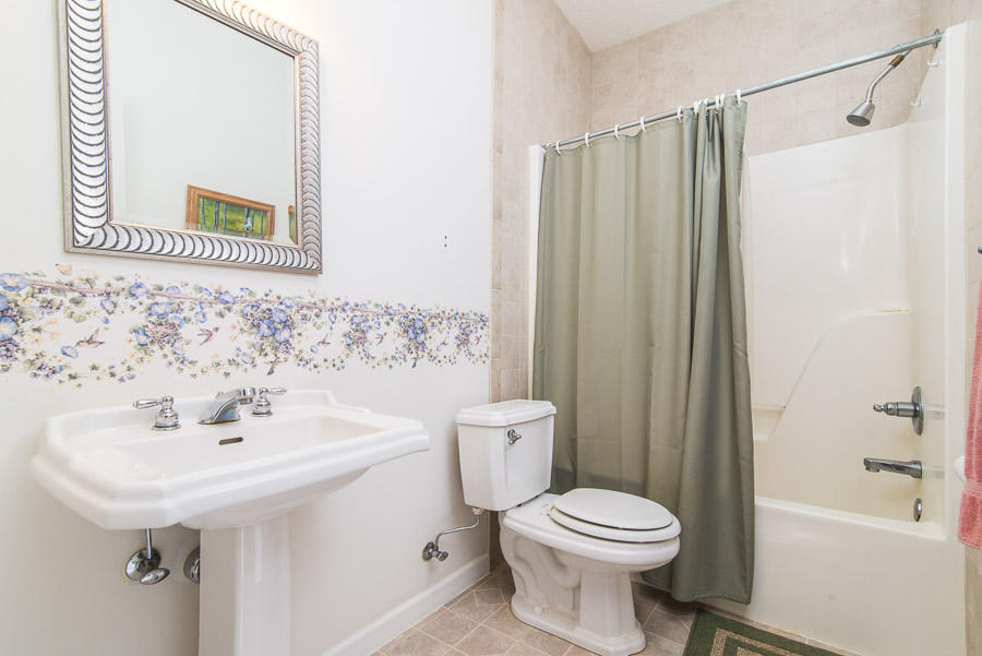 826 Big Ridge Park Road Maynardville, TN 37807 - Photo 18 of 21 Hall Bath