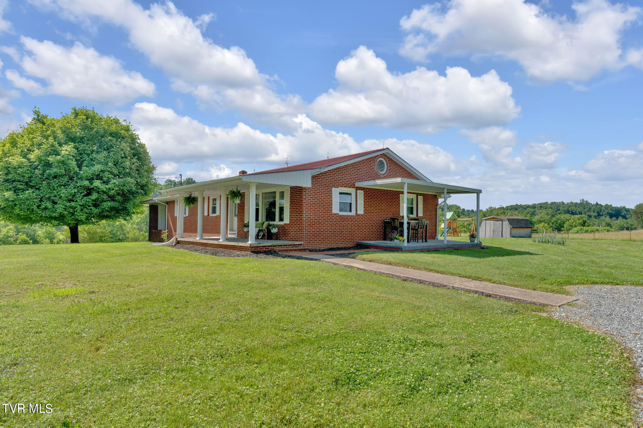 45 Milligan Road Afton, TN 37616 - Photo 2 of 36 9-web-or-mls-DSC09178