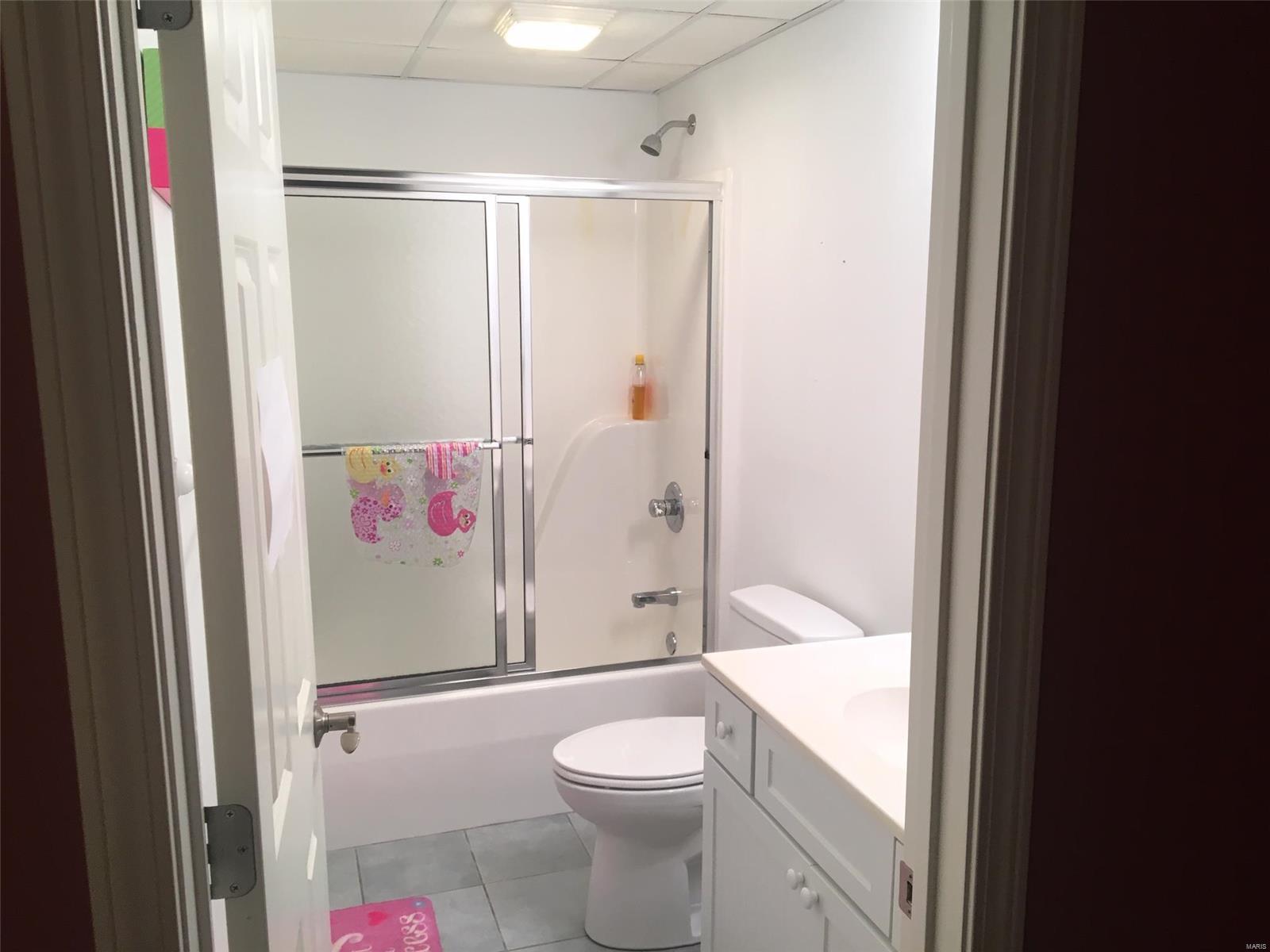 17610 Vfw Road Staunton, IL 62088 - Photo 11 of 17 Gallery Image 11