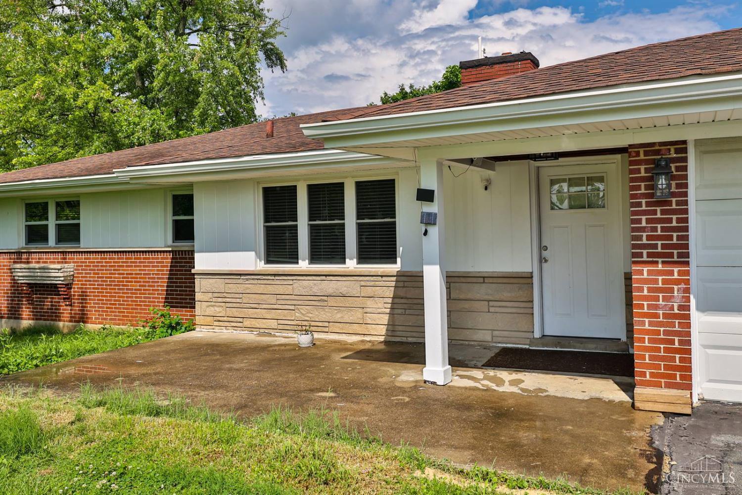 8698 Cox Road West Chester, OH 45069 - Photo 2 of 34
