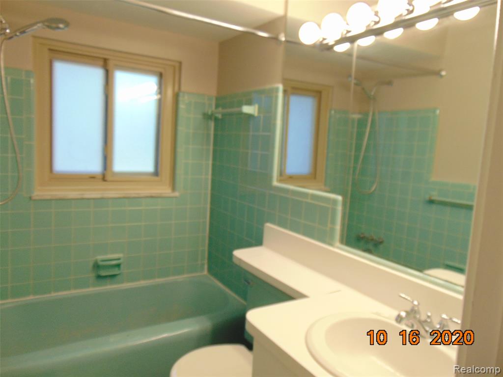 1127 Derby Road, Unit 7 Birmingham, MI 48009 - Photo 8 of 15
