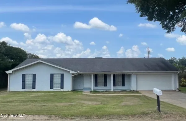 $186,000 | 506 Oakbrook Circle, McComb, MS 39648