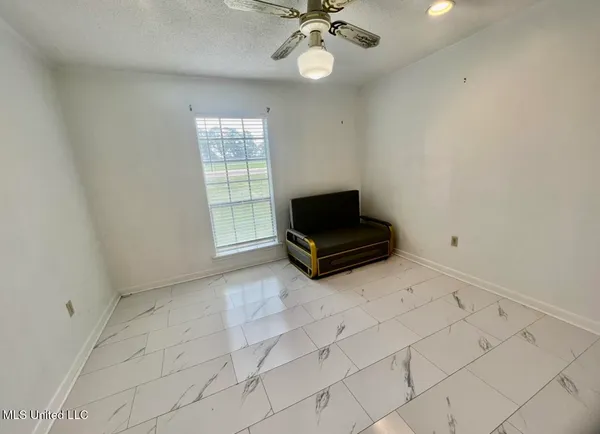 $186,000 | 506 Oakbrook Circle, McComb, MS 39648