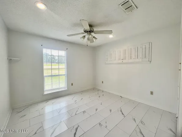 $186,000 | 506 Oakbrook Circle, McComb, MS 39648