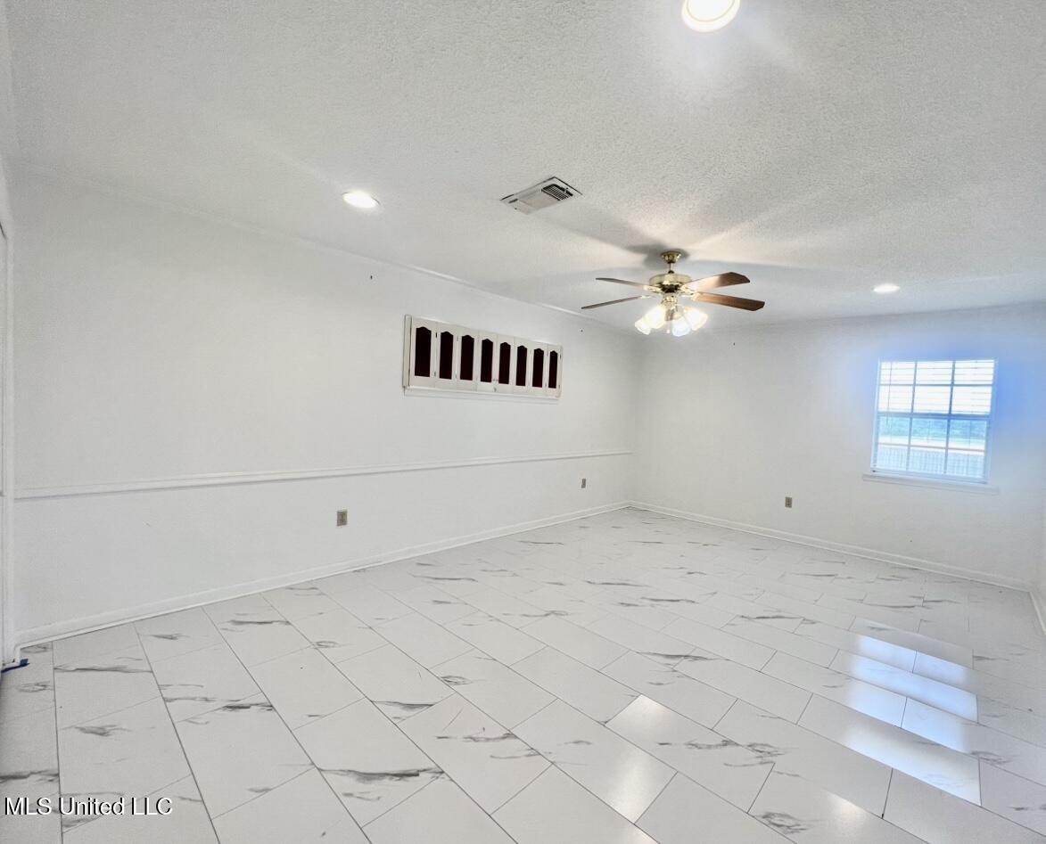 506 Oakbrook Circle McComb, MS 39648 - Photo 17 of 24 IMG_3738 (1)