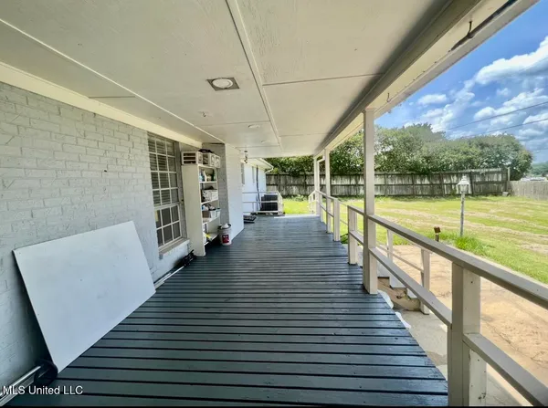 $186,000 | 506 Oakbrook Circle, McComb, MS 39648