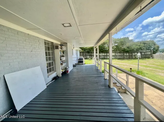 $186,000 | 506 Oakbrook Circle, McComb, MS 39648