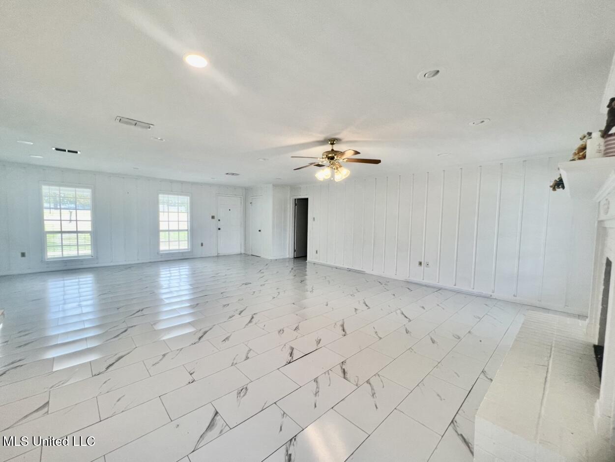 506 Oakbrook Circle McComb, MS 39648 - Photo 6 of 24 IMG_3723