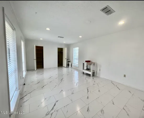 $186,000 | 506 Oakbrook Circle, McComb, MS 39648