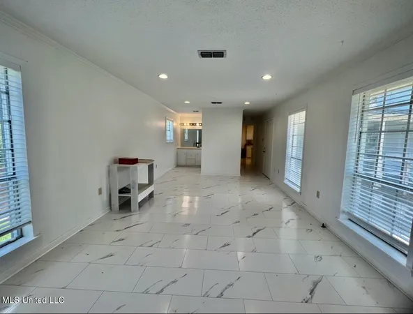 $186,000 | 506 Oakbrook Circle, McComb, MS 39648