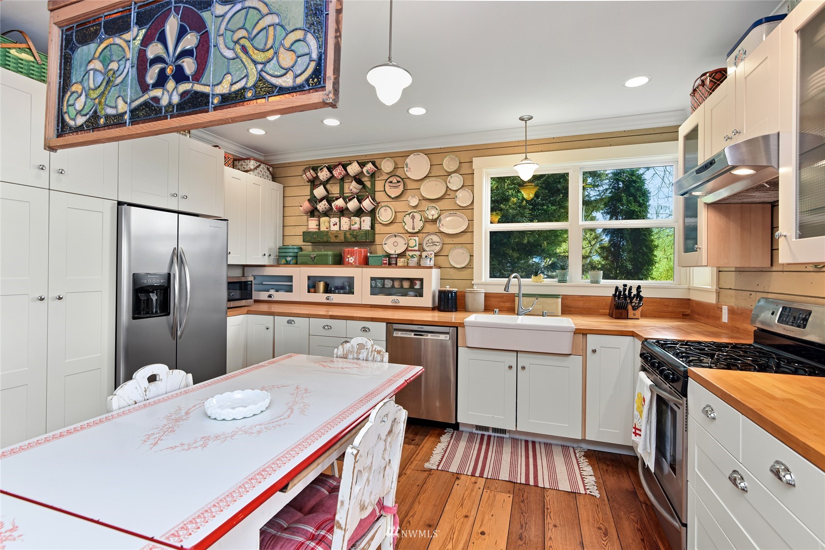 16158 Virginia Point Road Northeast Poulsbo, WA 98370 - Photo 10 of 38 Gallery Image 10