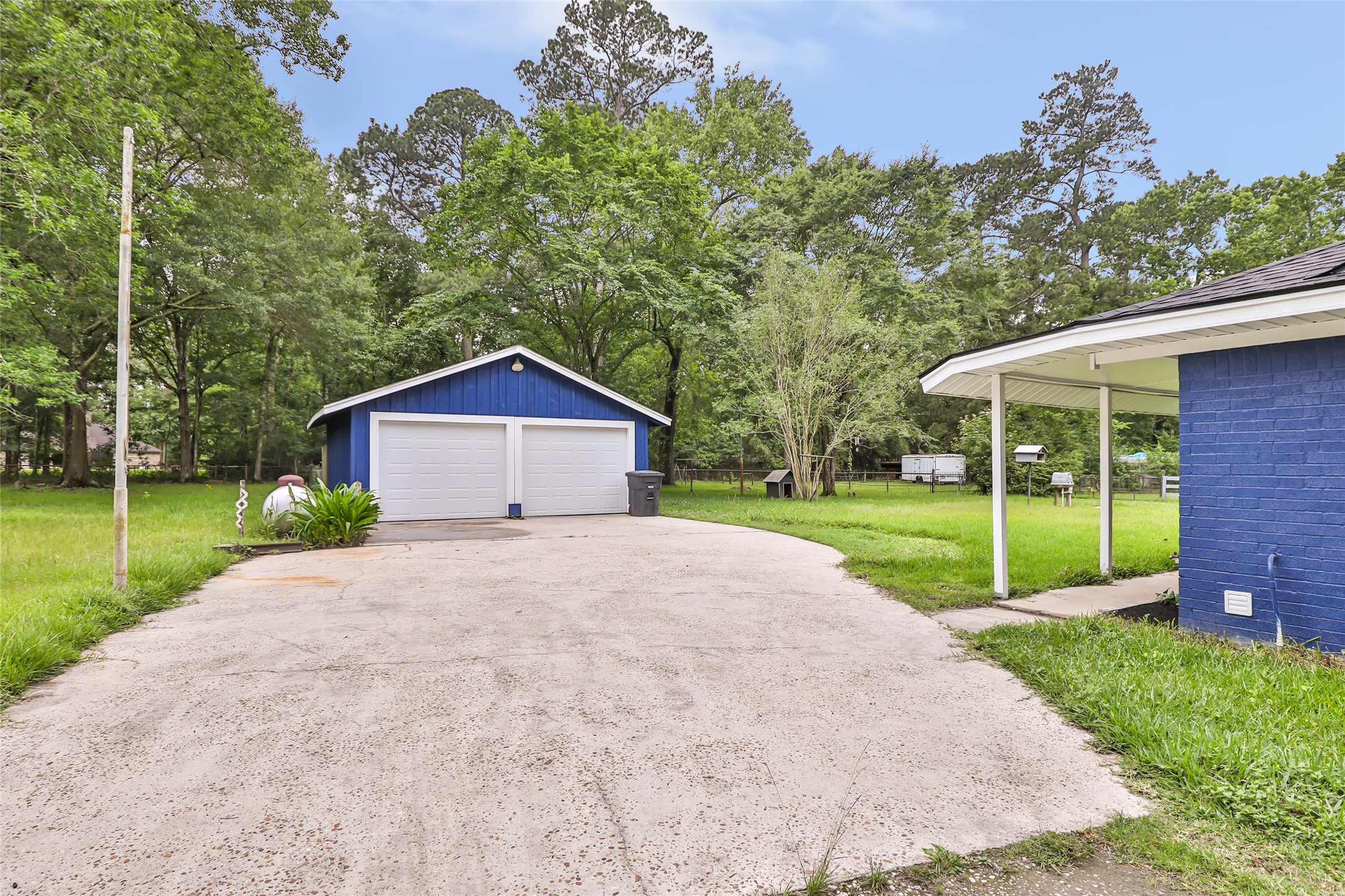922 Lake Glen Road Houston, TX 77336 - Photo 23 of 27 So Much Space!!