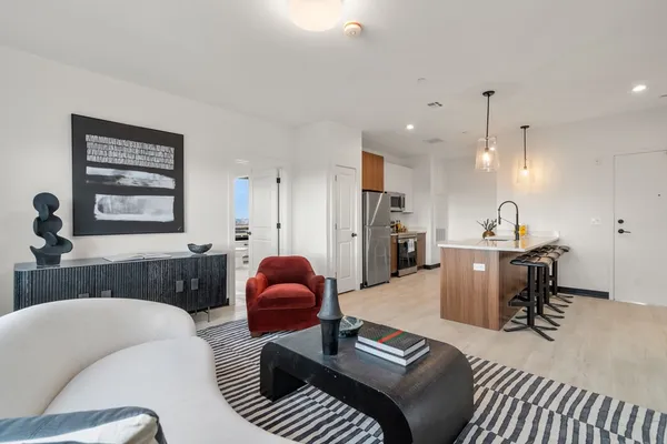 $3,000 | 600 Broadway, Unit 206, Chelsea, MA 02150