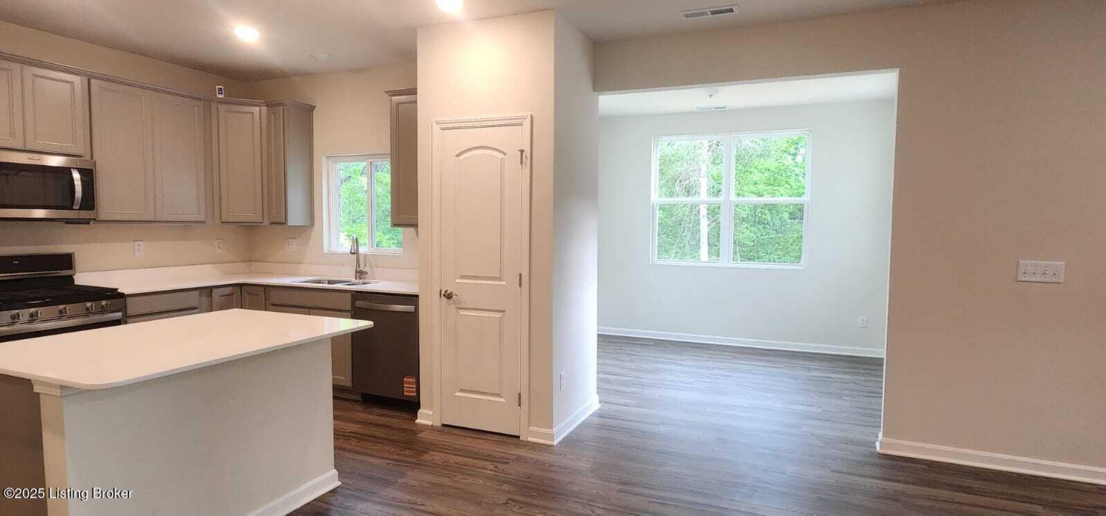 6508 Fair Rdg Lane Louisville, KY 40291 - Photo 18 of 26 First Floor
