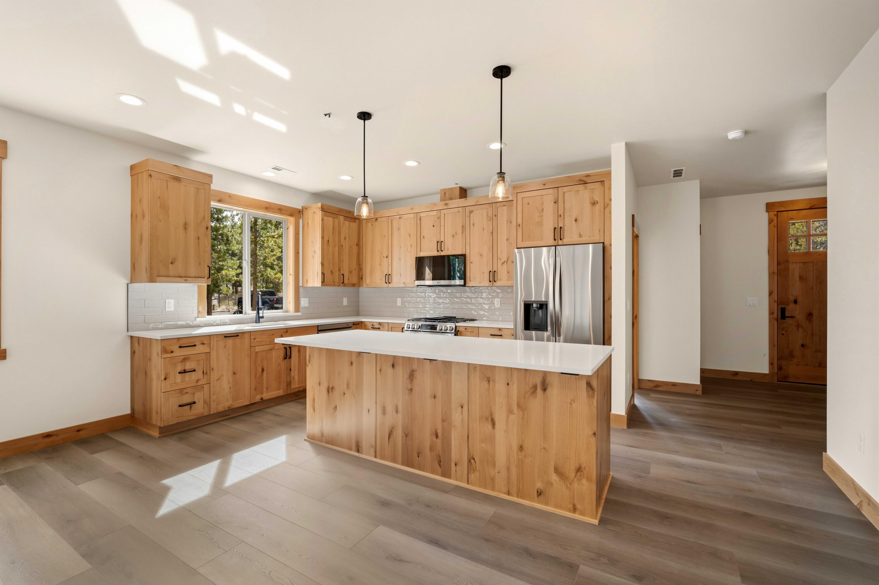 17146 Covina Road Bend, OR 97707 - Photo 13 of 65