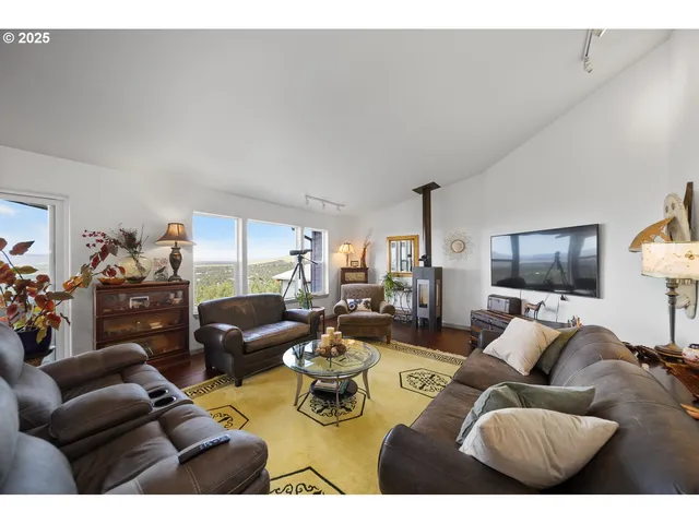 $865,000 | 7408 Southeast Night Hawk Court, Prineville, OR 97754