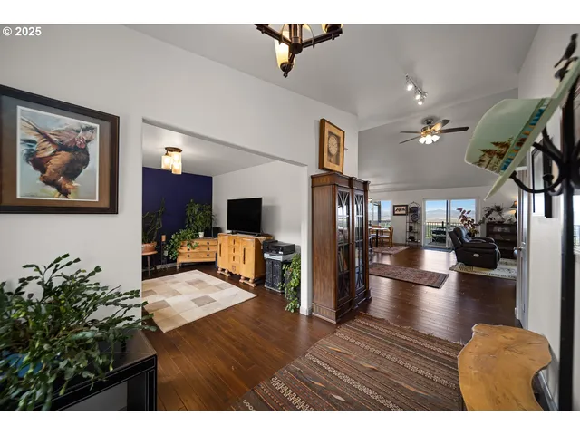 $865,000 | 7408 Southeast Night Hawk Court, Prineville, OR 97754