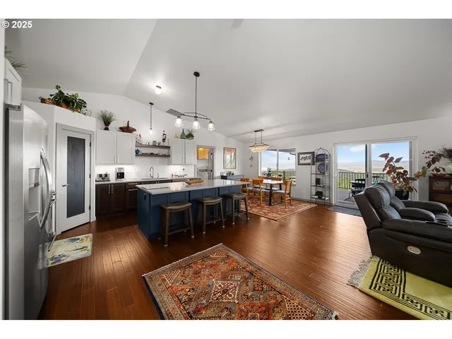 $865,000 | 7408 Southeast Night Hawk Court, Prineville, OR 97754