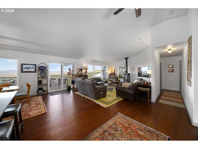 $865,000 | 7408 Southeast Night Hawk Court, Prineville, OR 97754