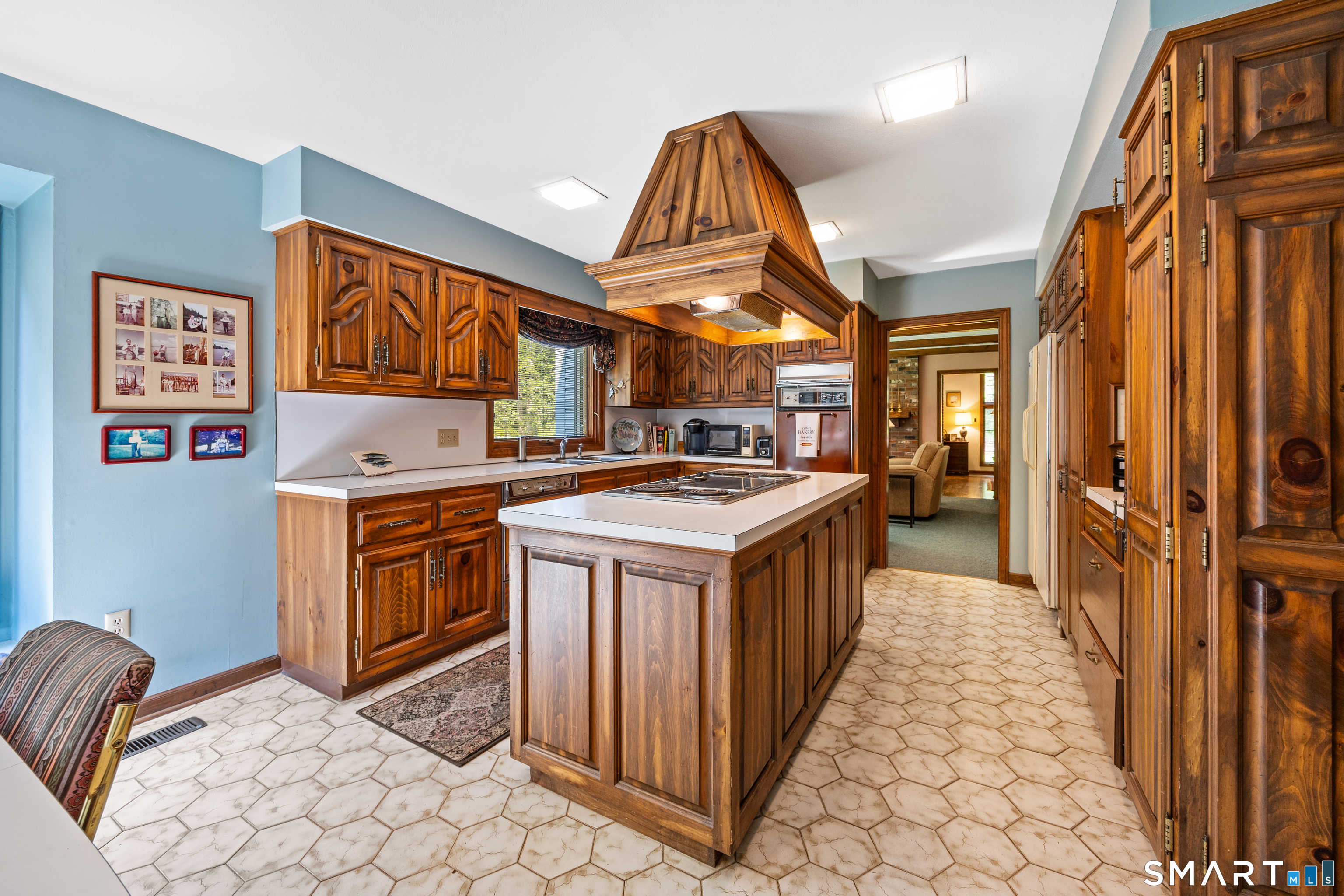 791 Wallingford Road Cheshire, CT 06410 - Photo 6 of 40