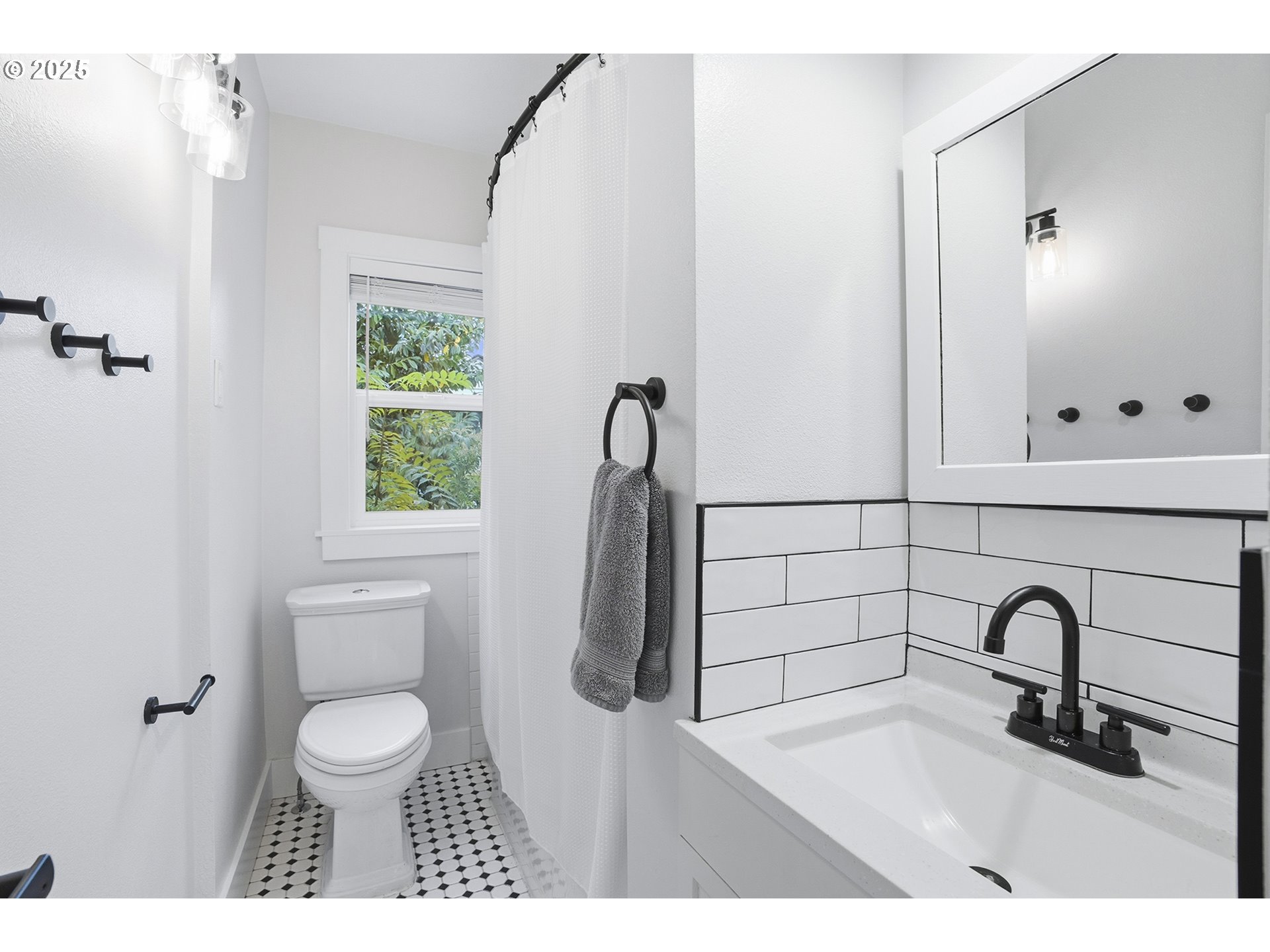 6514 Southeast Thiessen Road Milwaukie, OR 97267 - Photo 19 of 43