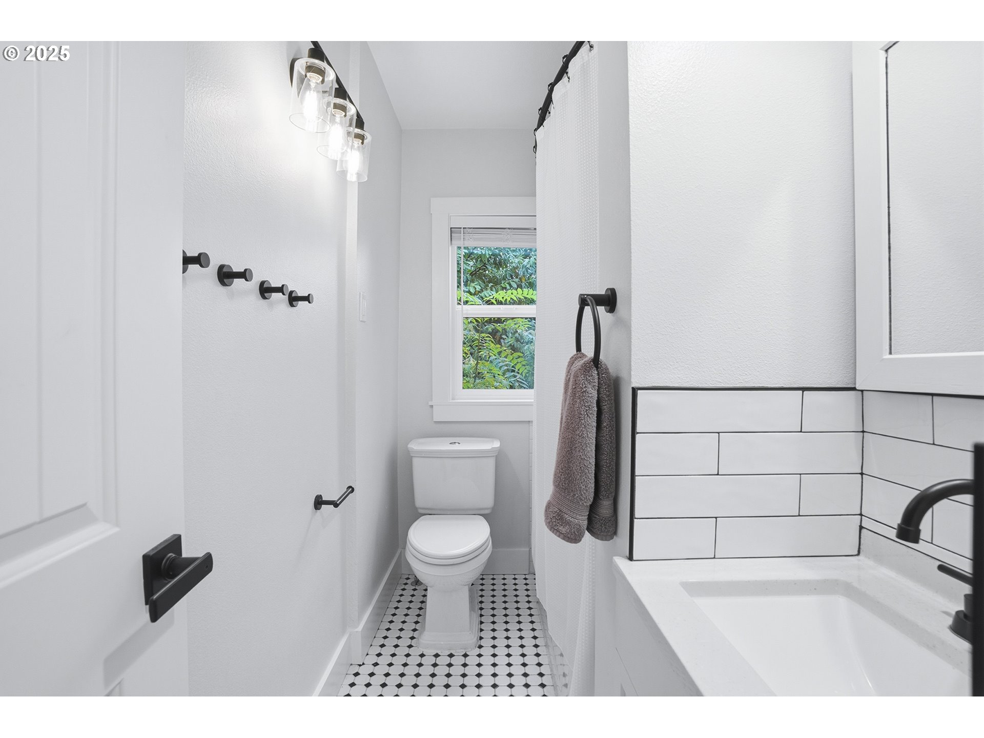 6514 Southeast Thiessen Road Milwaukie, OR 97267 - Photo 20 of 43