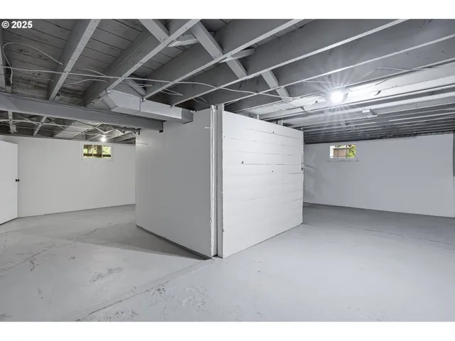 a view of utility room