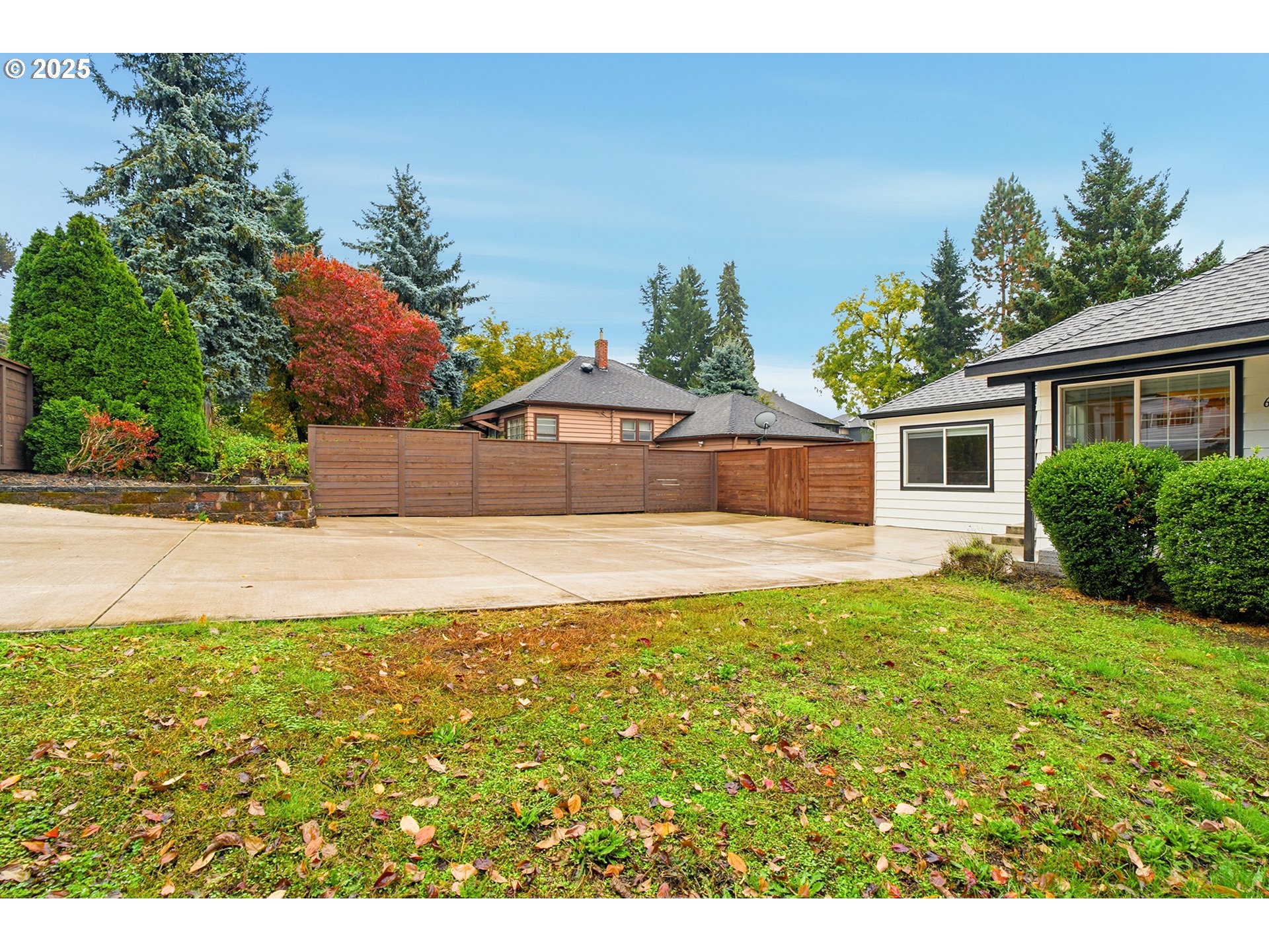 6514 Southeast Thiessen Road Milwaukie, OR 97267 - Photo 6 of 43