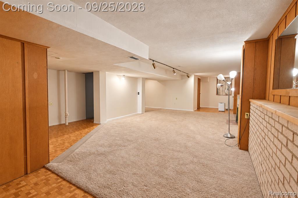538 Tennyson Rochester Hills, MI 48307 - Photo 21 of 24 Gallery Image 21